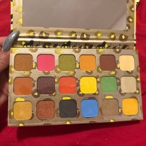 Revolution Safari Adventure Eyeshadow Palette